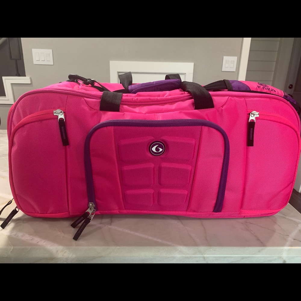 6 Pack Gym Bag